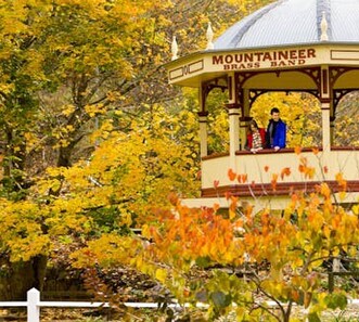 Wahalla Rotunda in Autumn