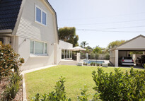 Home extension in Floreat leaving a lovey grassed front garden