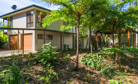 Outdoor entertaining area and breezeway, Clunes
