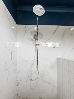 Bathroom renovation, Tintenbar