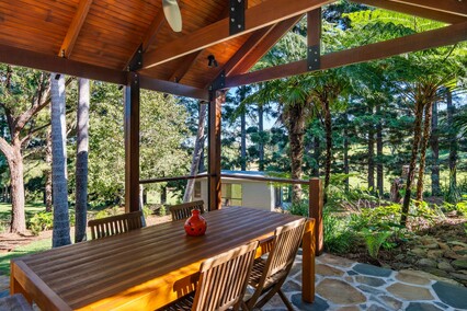 Outdoor entertaining area, Clunes