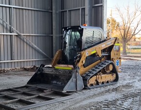 CAT 239D3 Positrack Loader For Hire